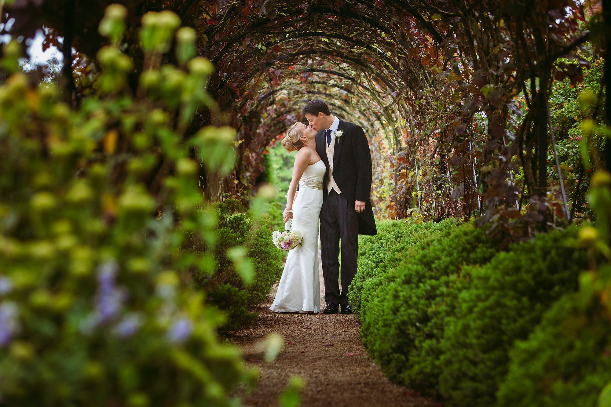 Loseley Park wedding photos of Scheugnet & Nick